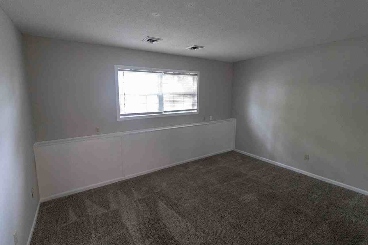 2916 Leeway Dr #C - Photo 5 of 18