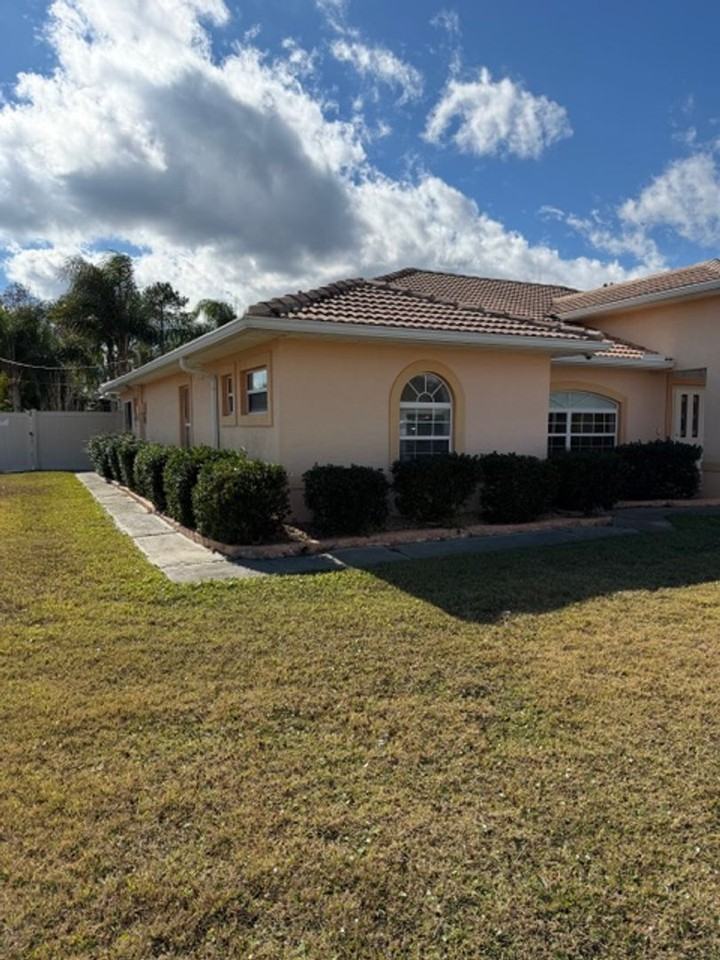 62 President Ln - Photo 2 of 29