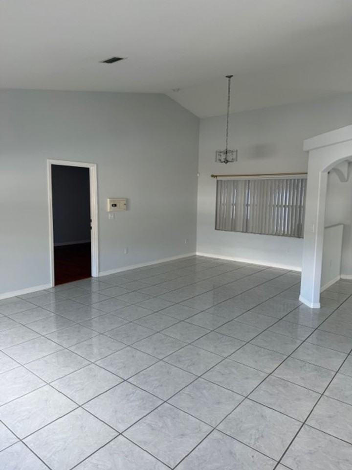 62 President Ln - Photo 5 of 29