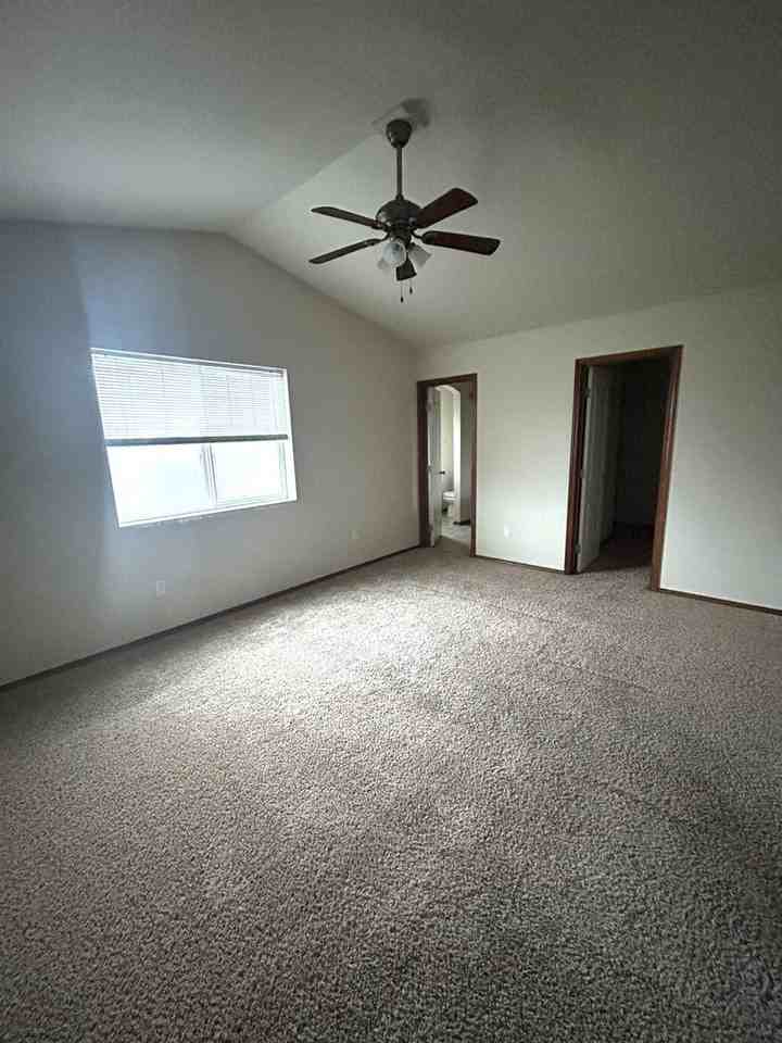 3303 182nd St Ne - Photo 7 of 18