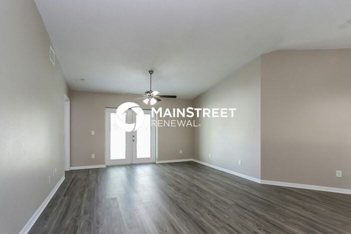 11839 Brenford Crest Dr - Photo 2 of 16