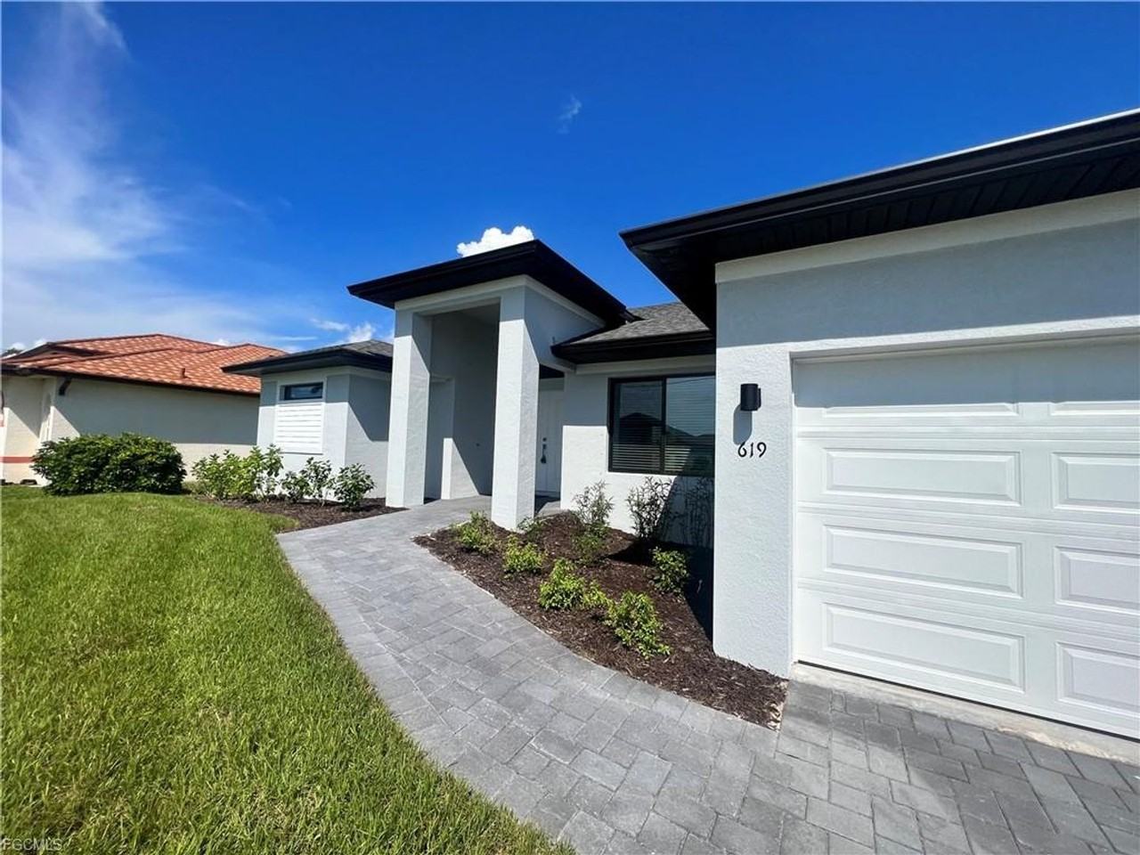 619 Nw 38th Pl - Photo 2 of 27