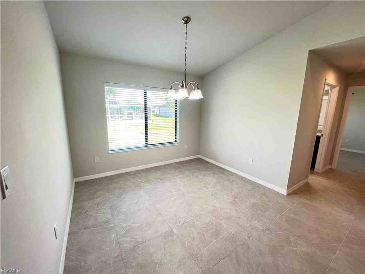 619 Nw 38th Pl - Photo 7 of 27