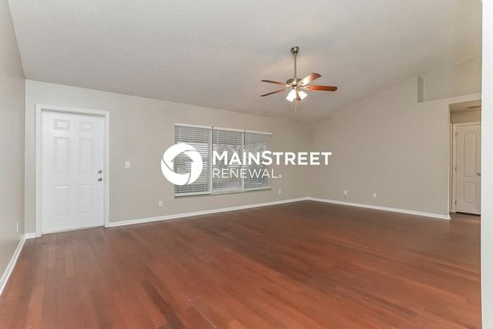 1805 Hudson Ct - Photo 5 of 16