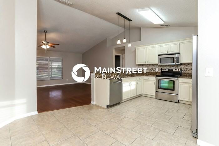 1805 Hudson Ct - Photo 6 of 16