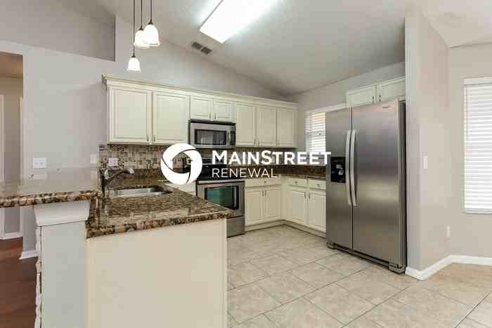 1805 Hudson Ct - Photo 7 of 16