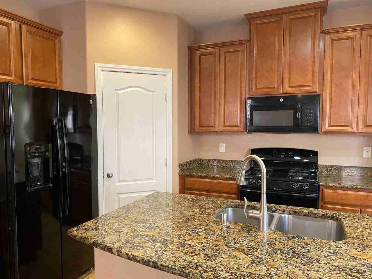 9332 Pearblossom Sky Ave - Photo 3 of 27