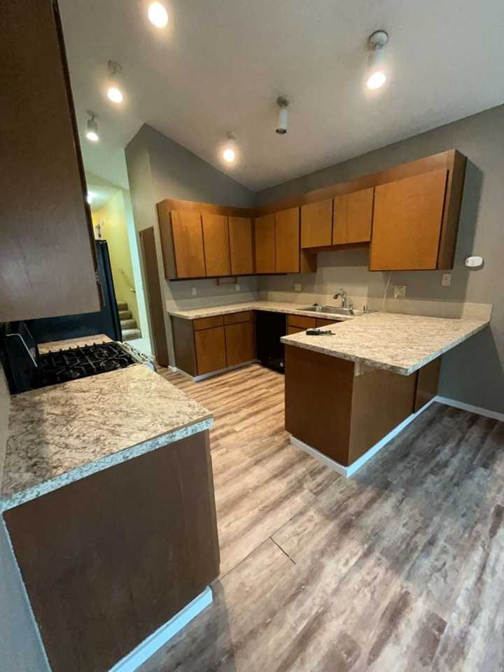 1339 Scenic Ave - Photo 2 of 16