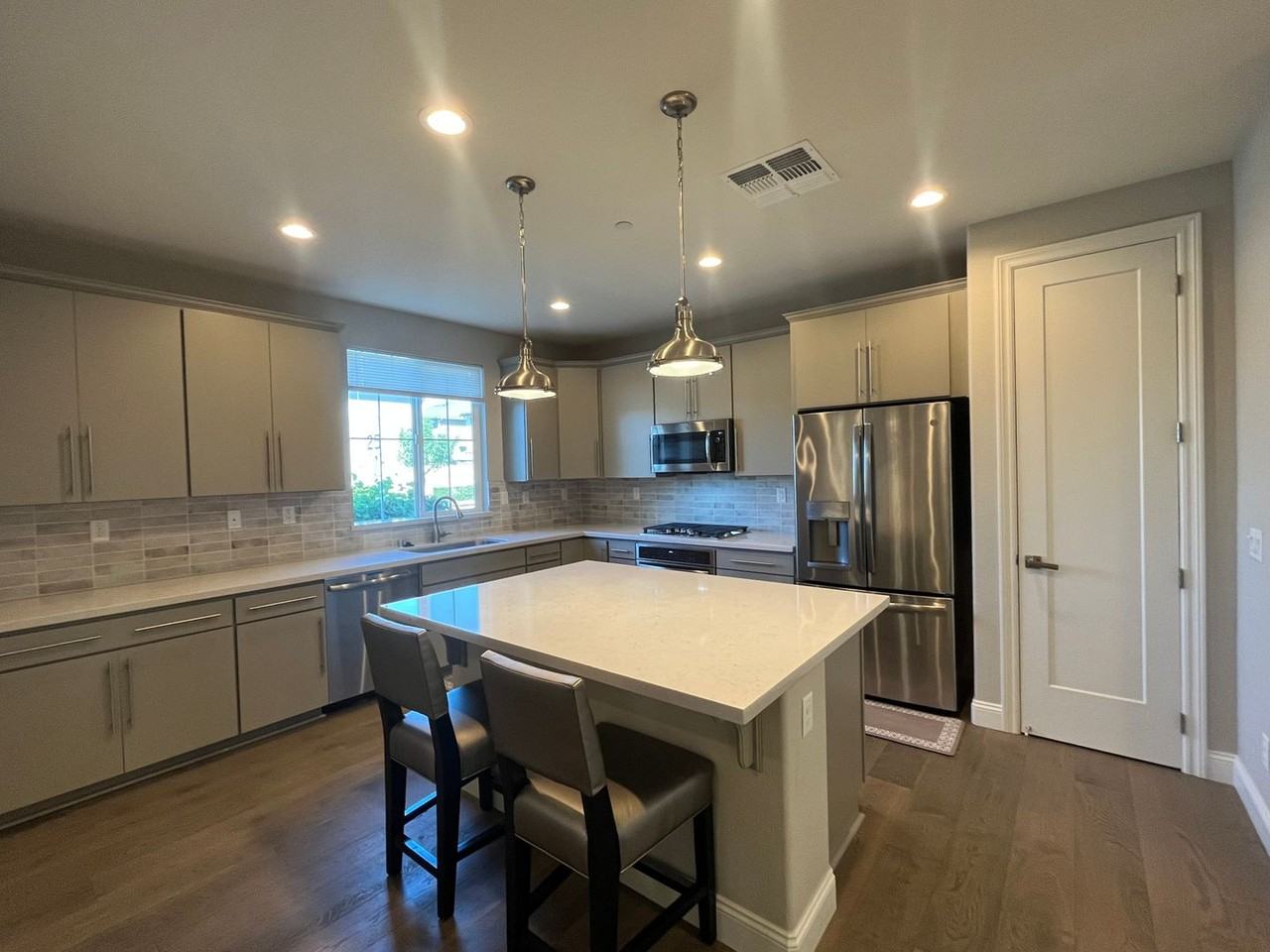 2021 Kingwood Rd - Photo 6 of 39