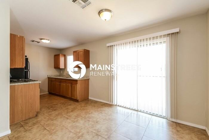 4184 E Market St - Photo 6 of 16