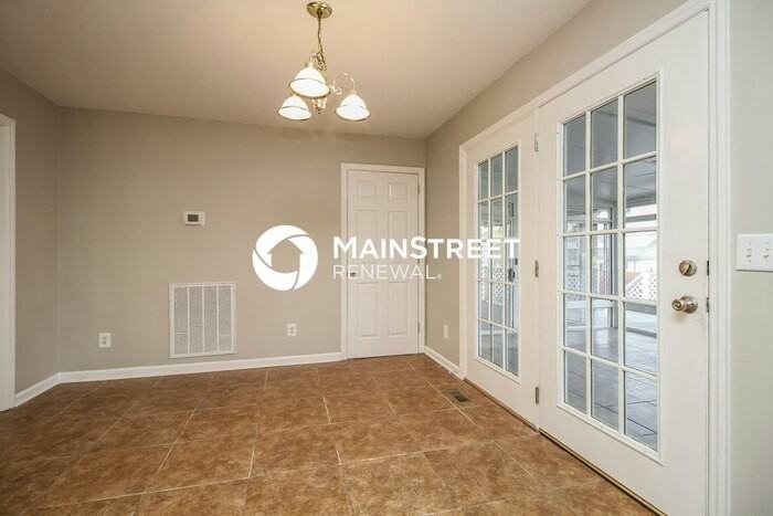 2861 Sutherland Dr - Photo 6 of 17