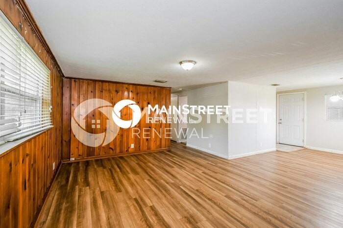 2329 Burgoyne Ct - Photo 3 of 15