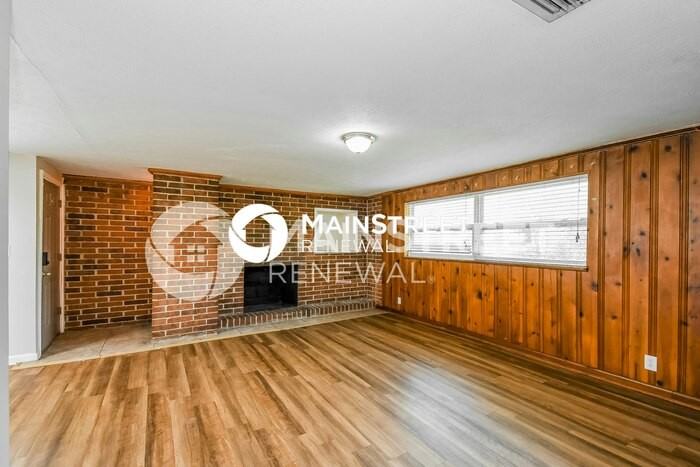 2329 Burgoyne Ct - Photo 4 of 15