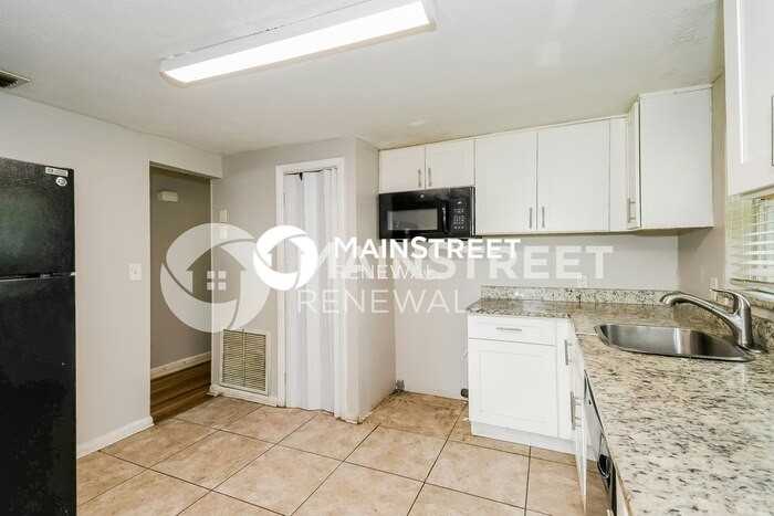 2329 Burgoyne Ct - Photo 7 of 15