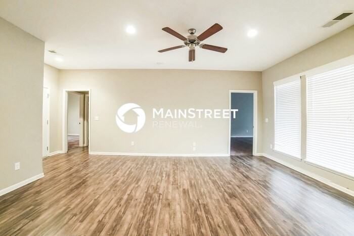 1516 Ne Jaclyn Dr - Photo 4 of 16