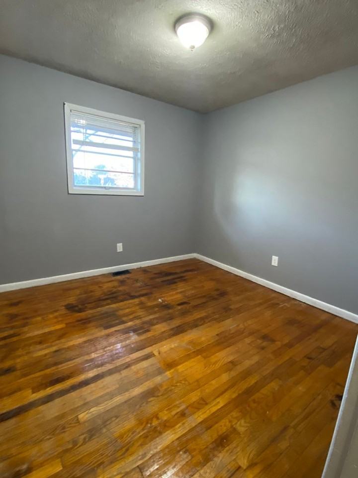 1128 Mountain View Rd Nw - Photo 3 of 13