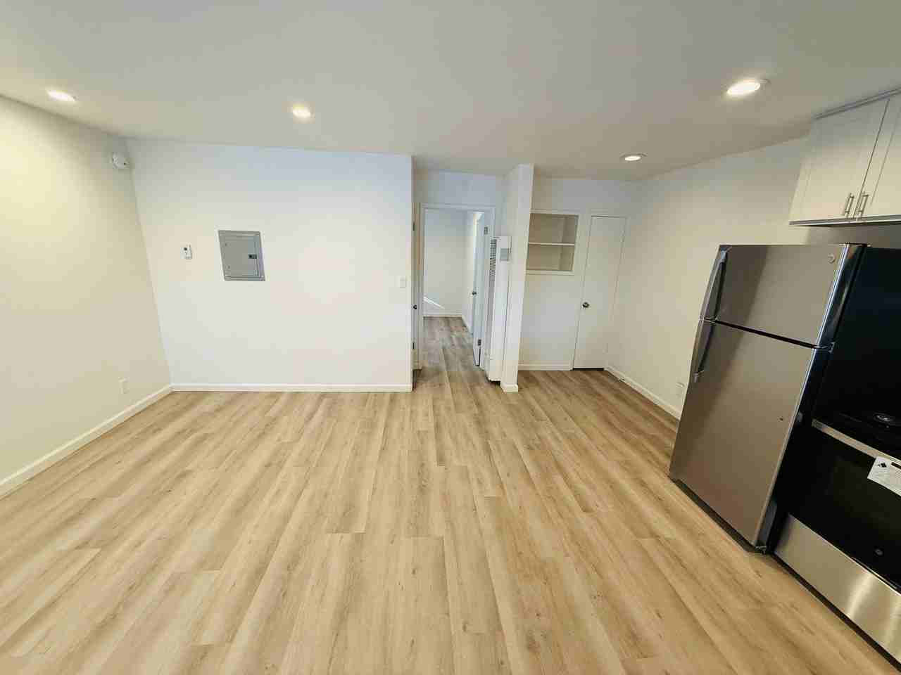 946 Modesto Ave #3 - Photo 4 of 14