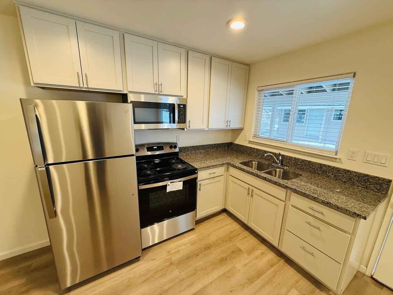 946 Modesto Ave #3 - Photo 6 of 14