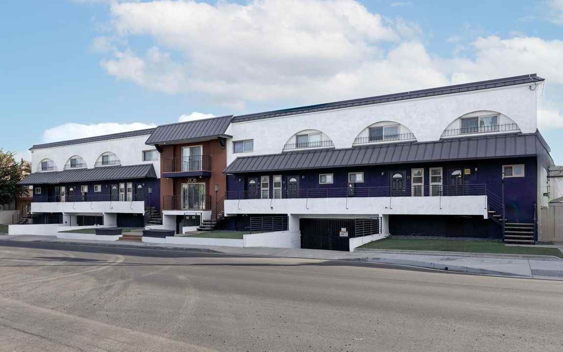 CitiZen Beach Collection on Manhattan - Photo 3 of 11