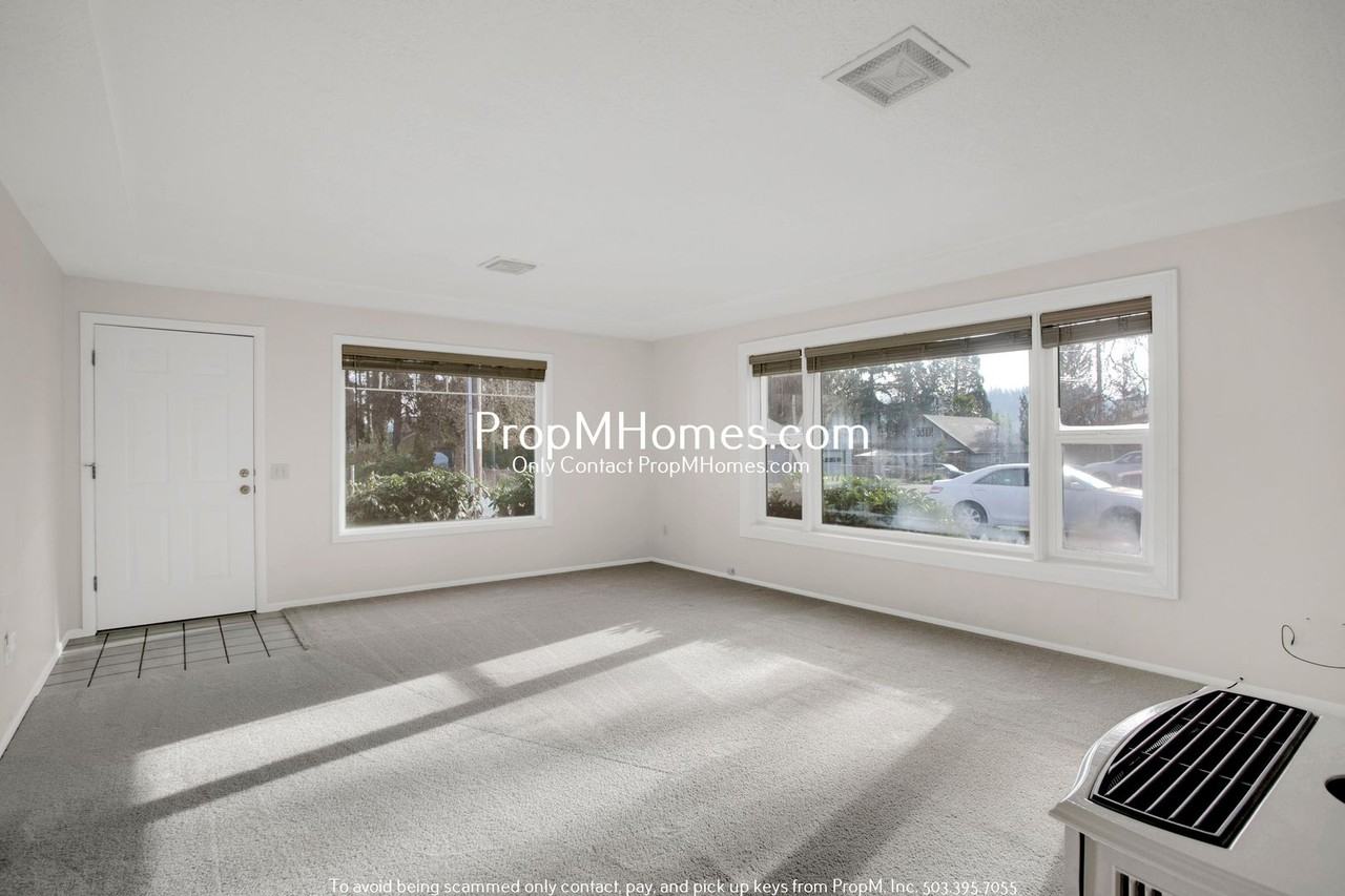 1548 1548 8th Street - NEW PROPERTY - Photo 2 of 23