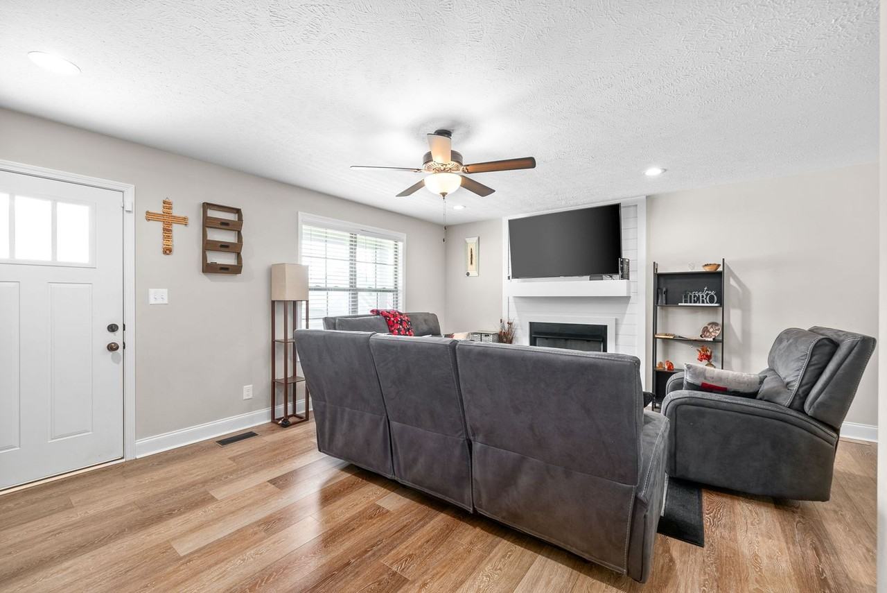 177 Bonnell Dr - Photo 6 of 26