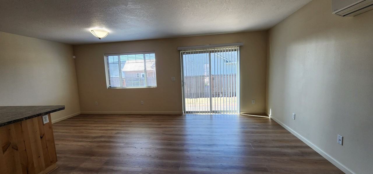 1802, 1806 & 1810 College Street - Photo 3 of 22