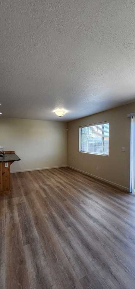 1802, 1806 & 1810 College Street - Photo 4 of 22