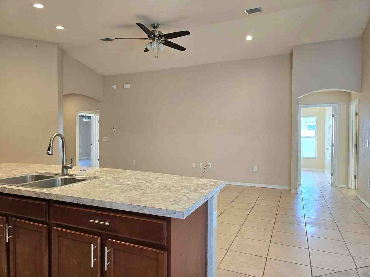 1022 Rivershore Ave - Photo 6 of 23