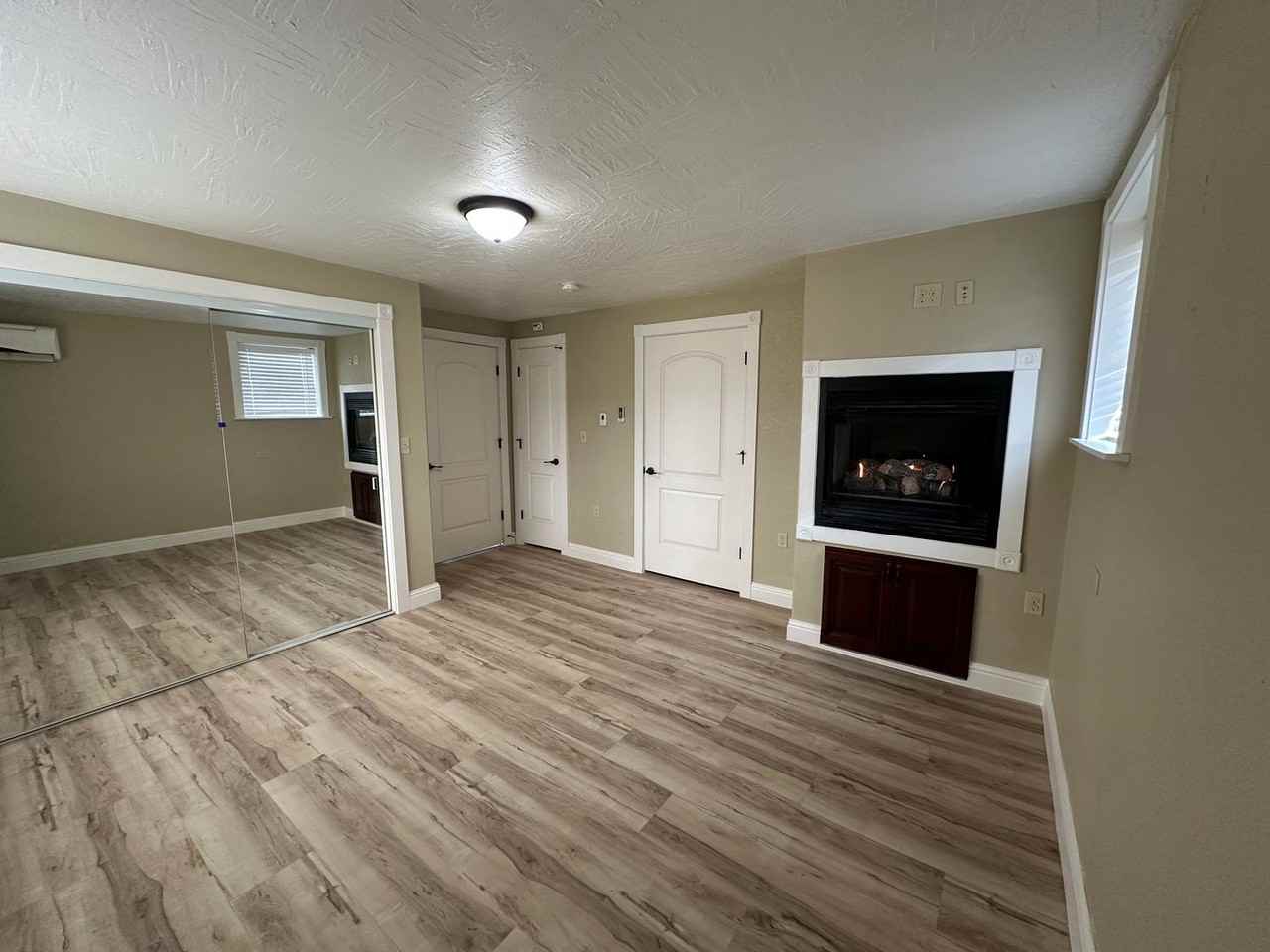 646 Sw 37th St - Photo 2 of 10