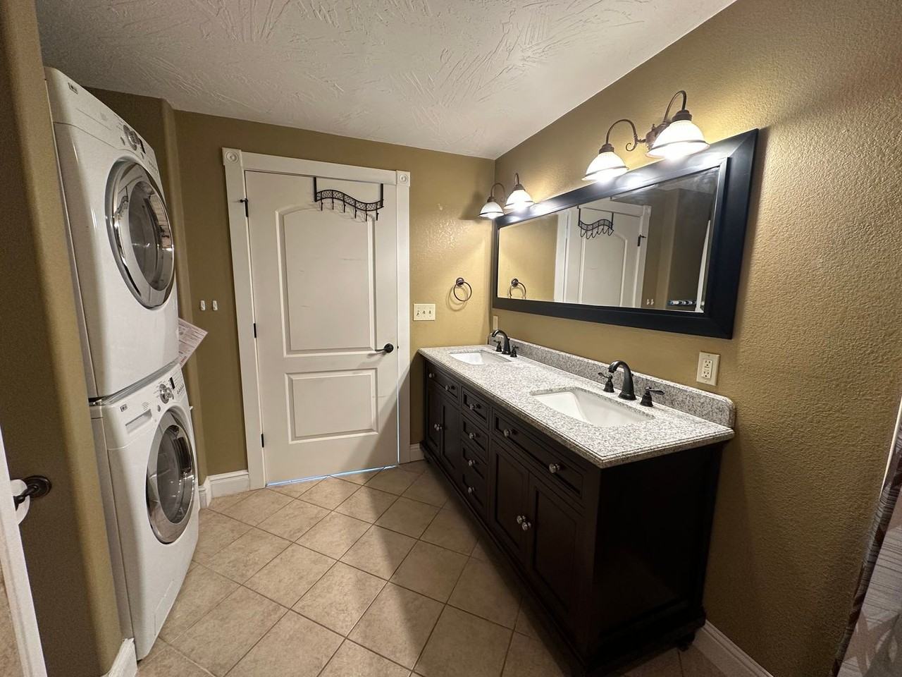 646 Sw 37th St - Photo 5 of 10