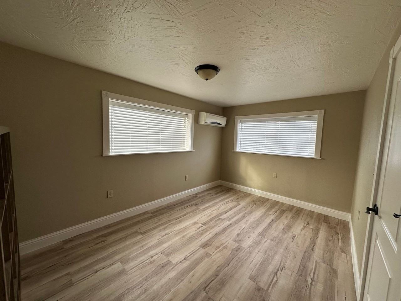 646 Sw 37th St - Photo 6 of 10