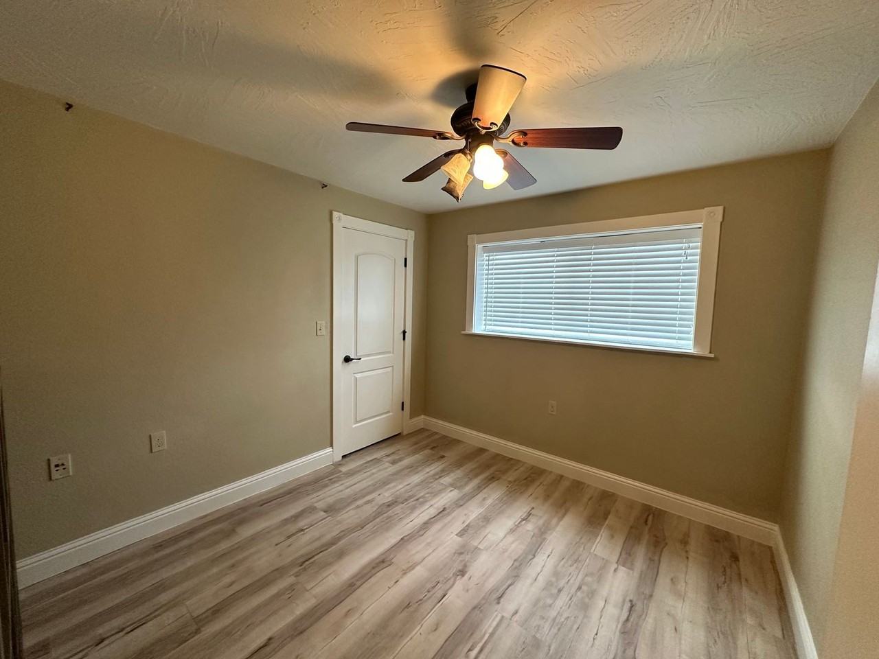 646 Sw 37th St - Photo 7 of 10