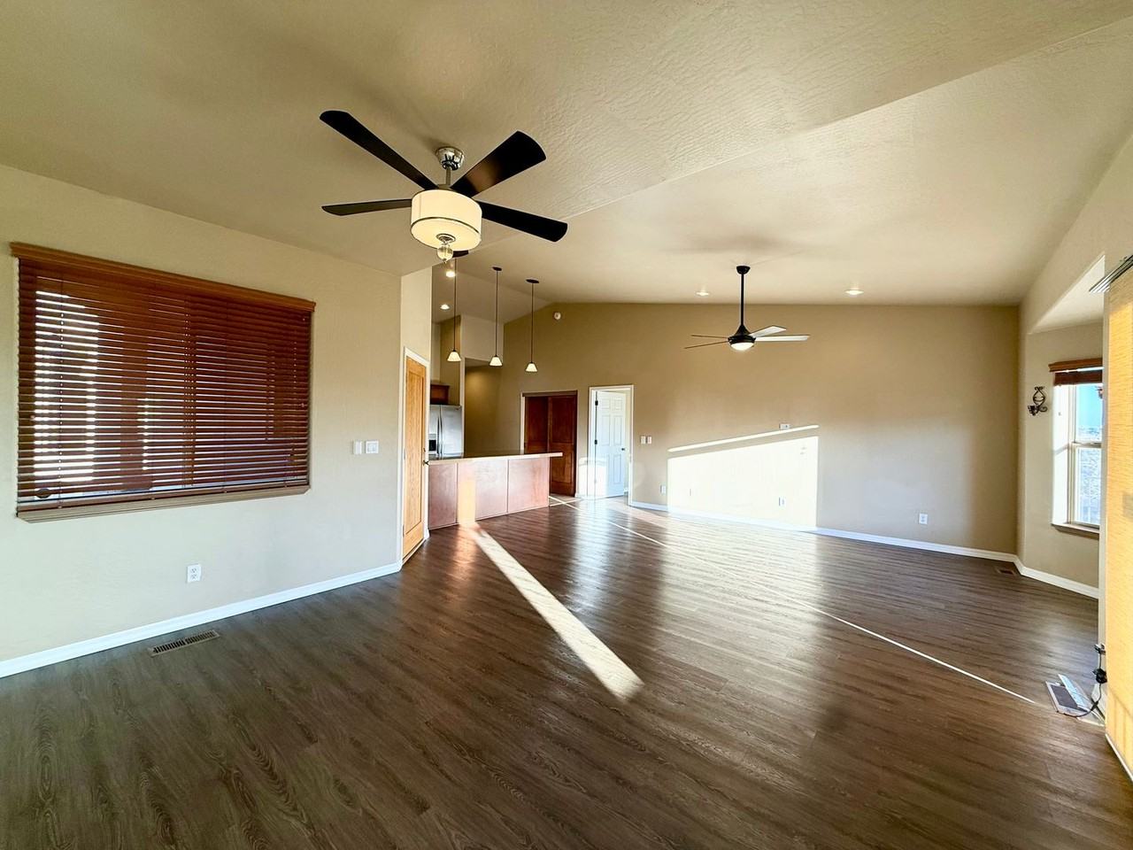 2207 Sequoia Dr - Photo 2 of 25