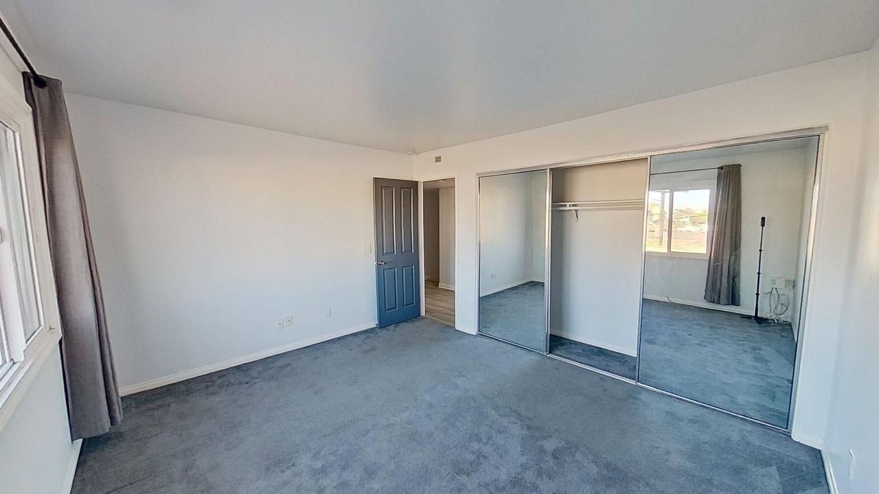 16917 10th St - Photo 7 of 28