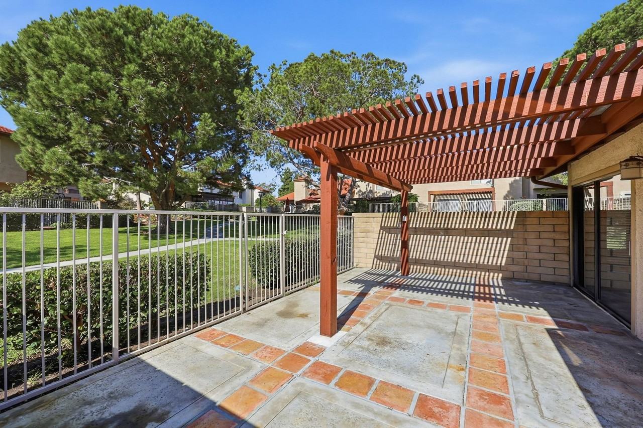 33651 Surfside Dr - Photo 6 of 26