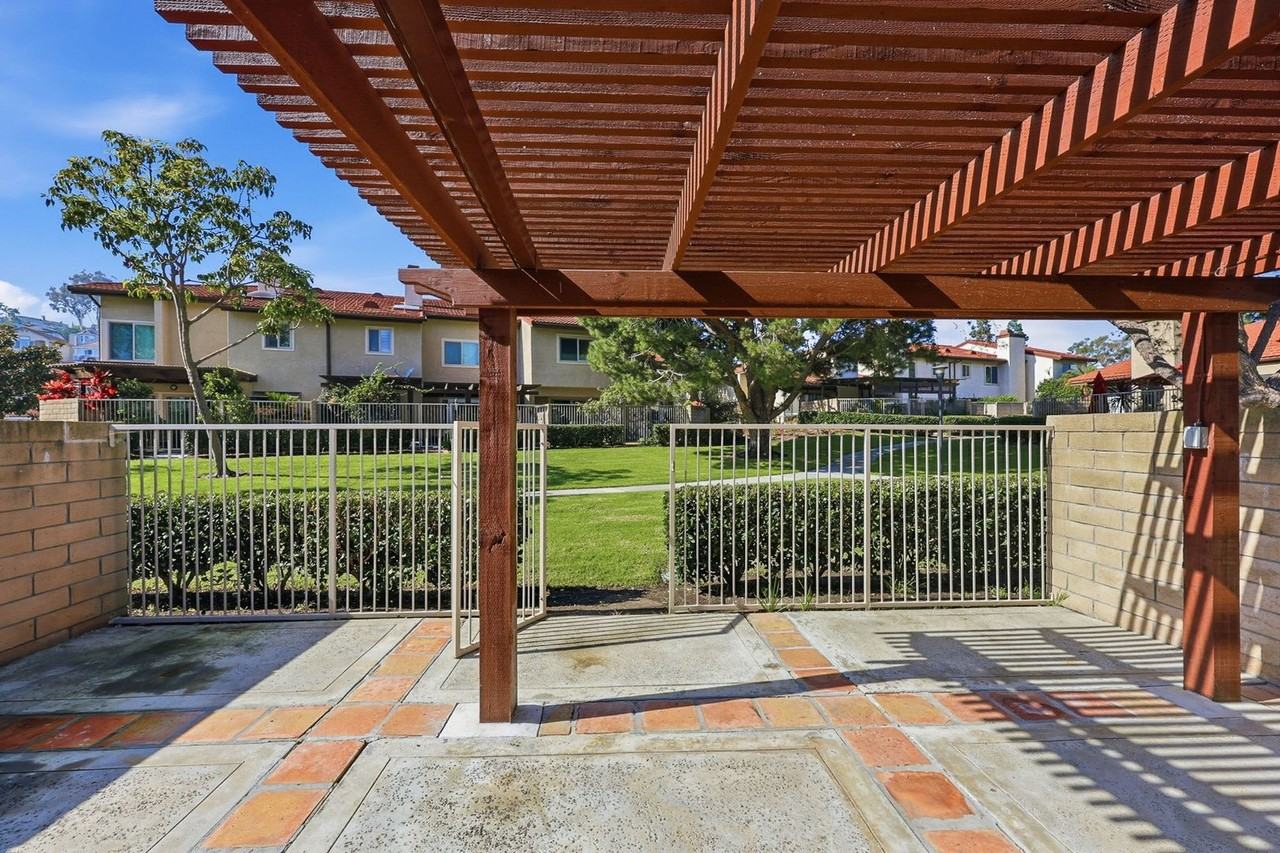 33651 Surfside Dr - Photo 7 of 26