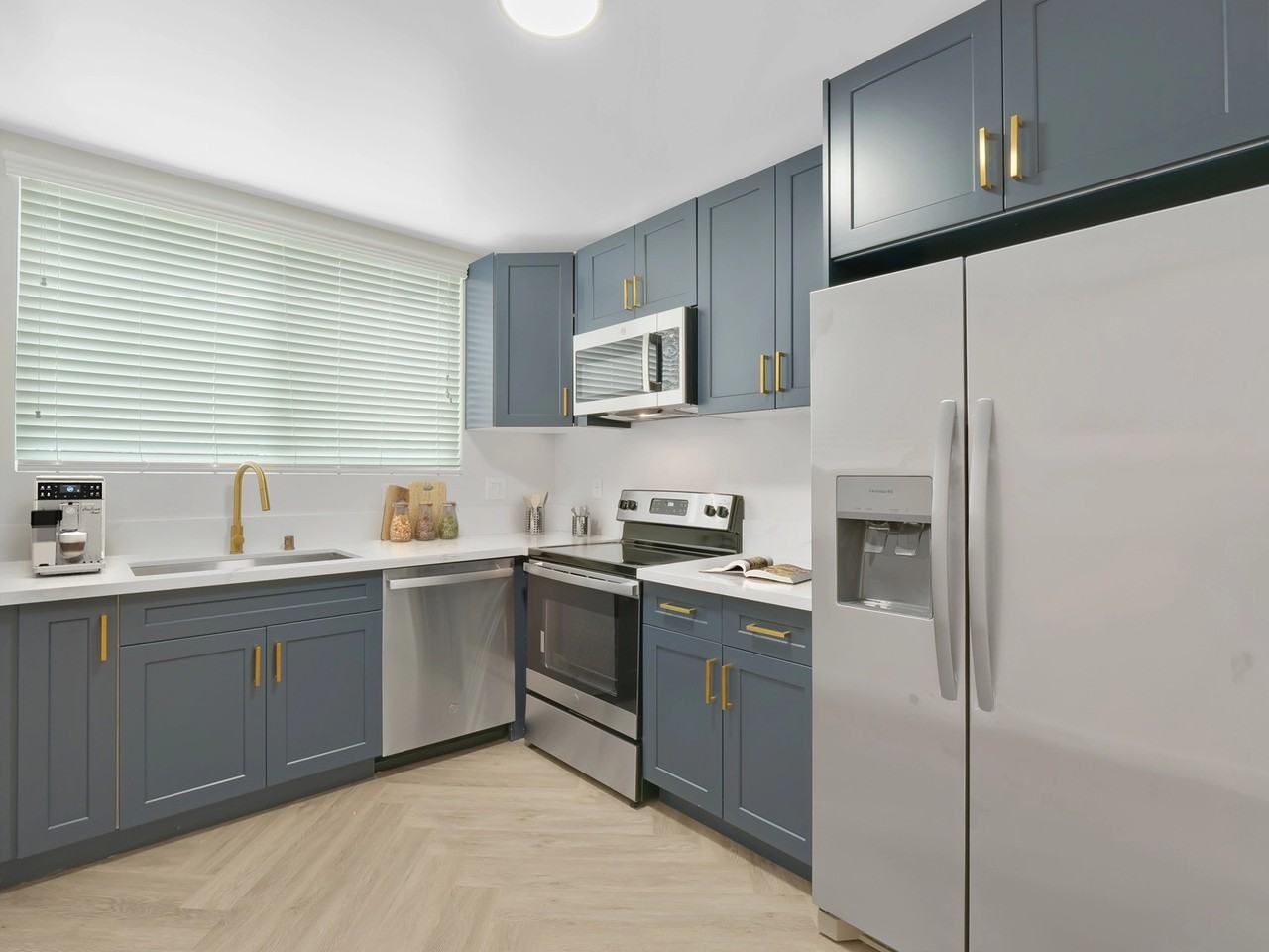 6175 Canterbury - Photo 3 of 49