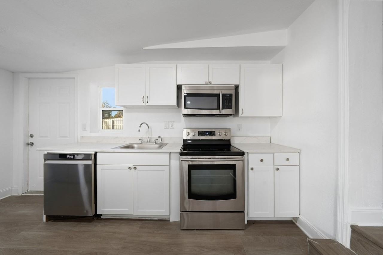 3815 S Summerlin Ave - Photo 7 of 28