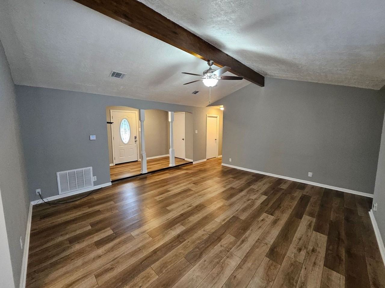 914 S 10th St - Photo 2 of 19