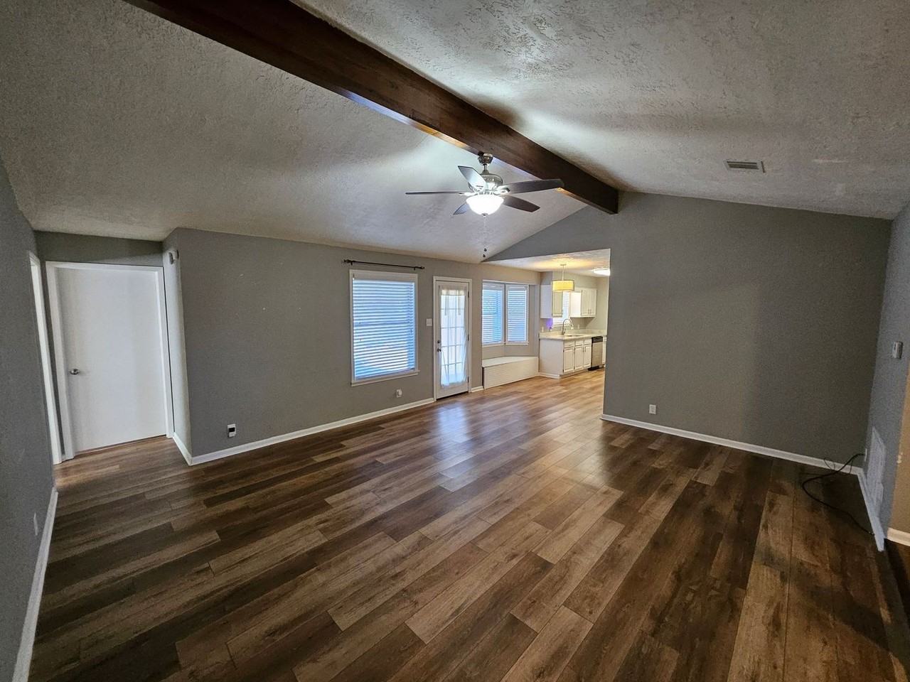 914 S 10th St - Photo 5 of 19