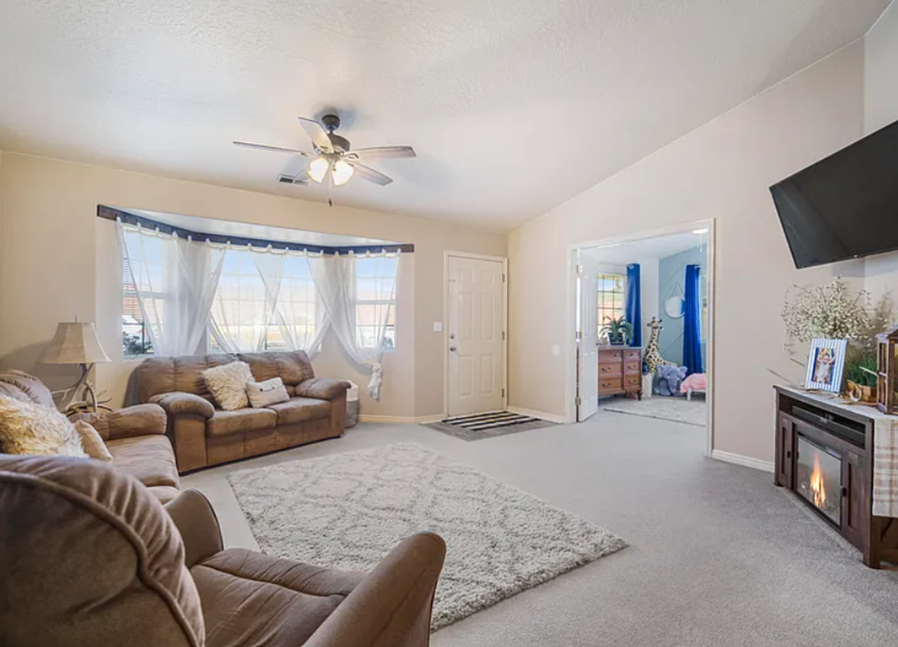 1015 S River Rd #29 - Photo 2 of 12