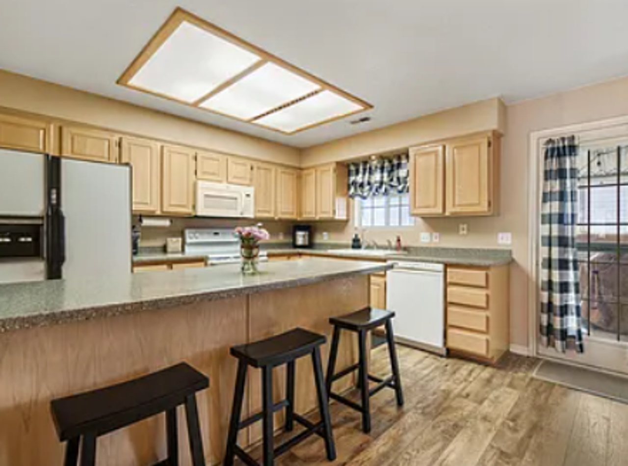 1015 S River Rd #29 - Photo 5 of 12