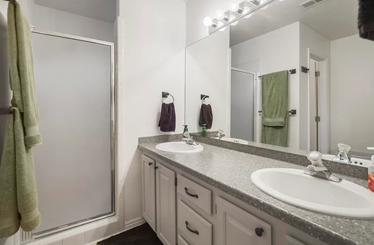 1015 S River Rd #29 - Photo 7 of 12