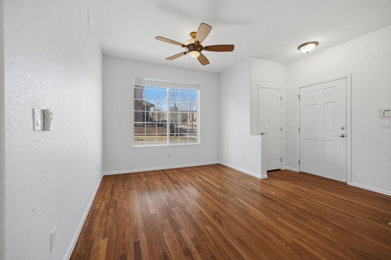 518 Brookhurst Ave - Photo 4 of 29