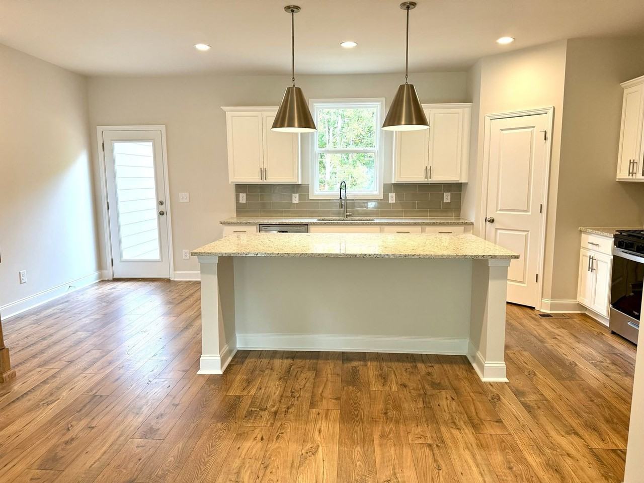 1278 Ainsworth Aly - Photo 3 of 23