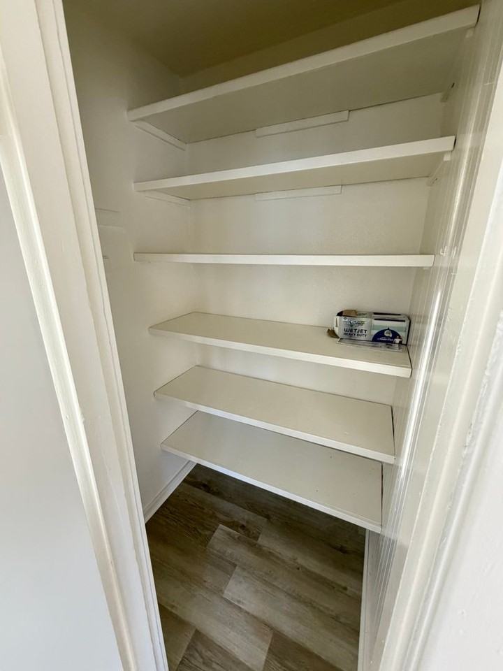 1277 N Pilgrim St - Photo 6 of 15