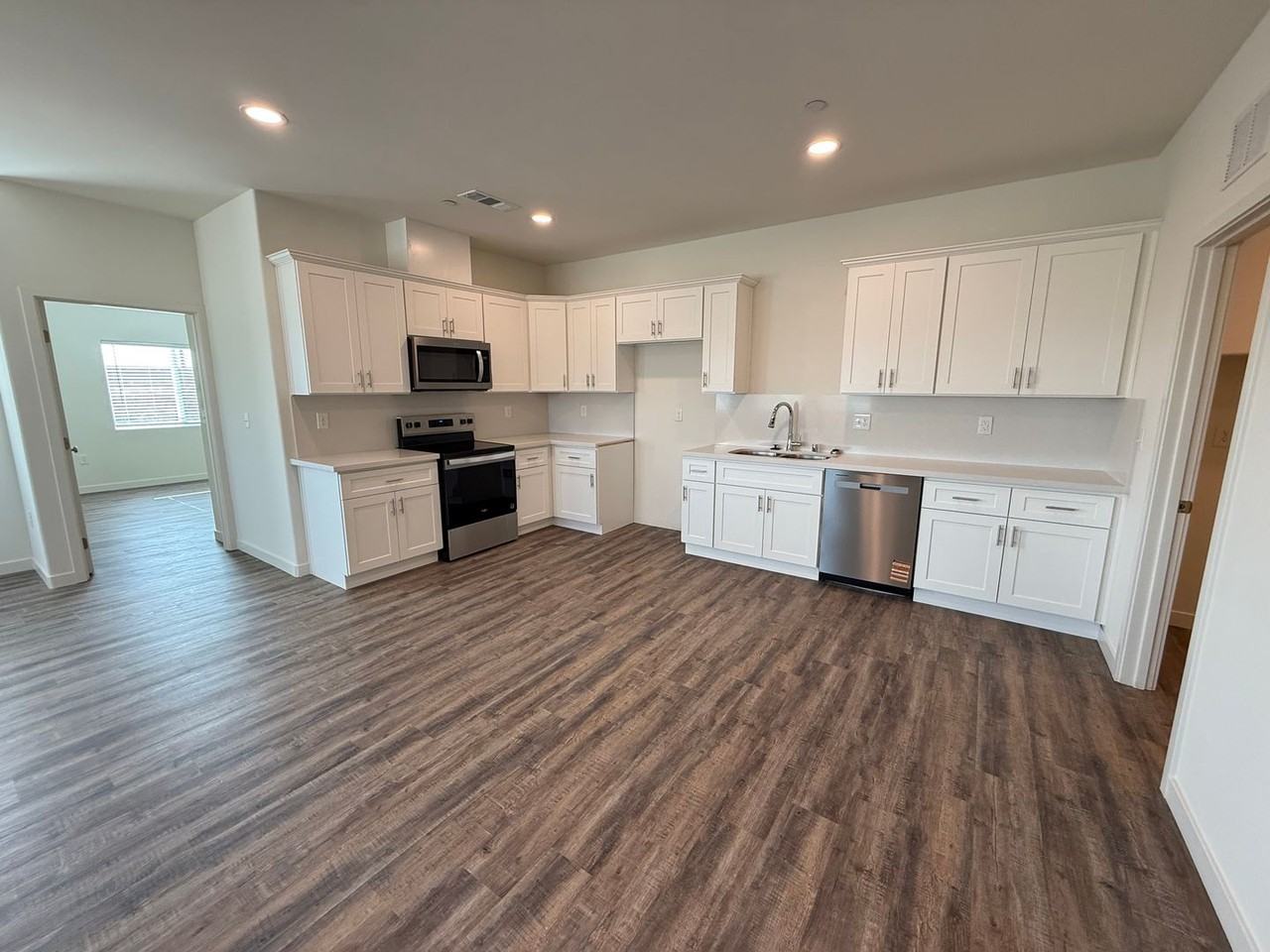 9207 Prometheus Dr. - Photo 3 of 18