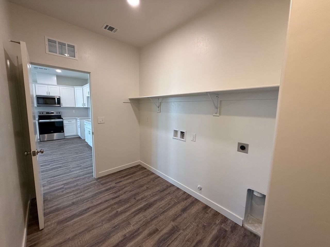 9207 Prometheus Dr. - Photo 4 of 18