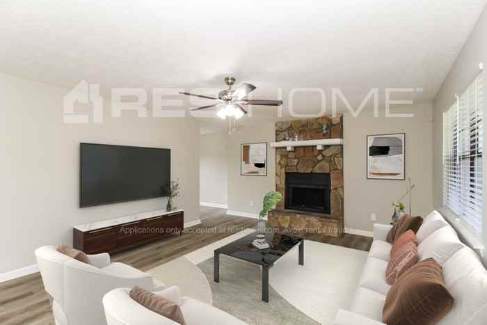 210 Greensprings Ct - Photo 5 of 18