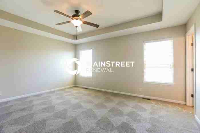592 S Walnut St - Photo 7 of 17